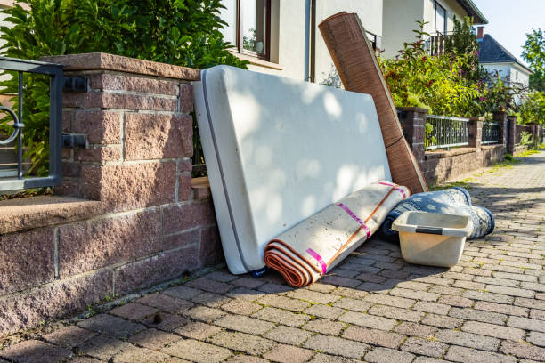 Best Construction Debris Removal  in Maplewood, MN